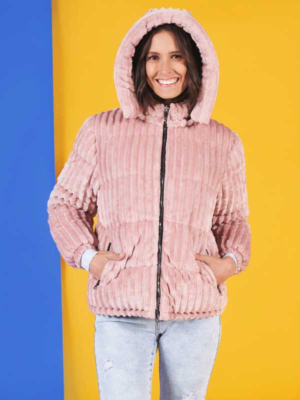 Chamarra de dama, diseño texturizado, color rosa