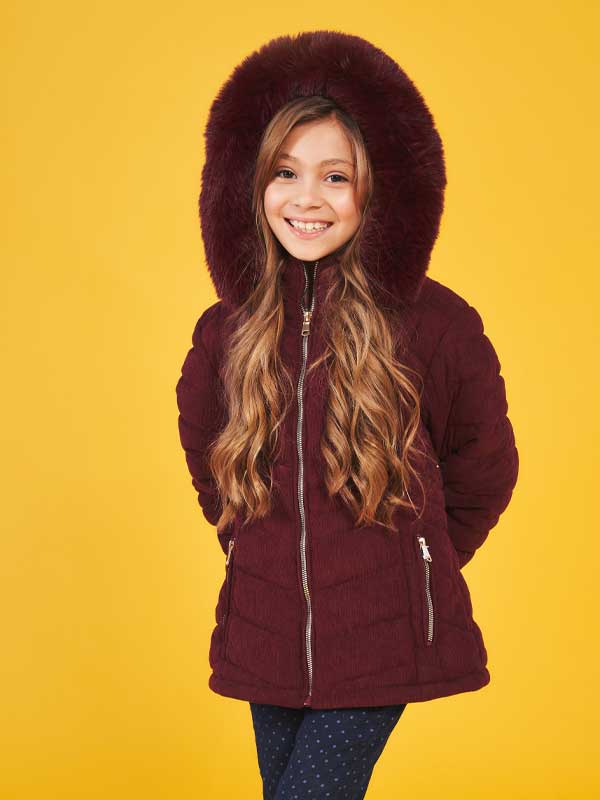 Chamarra de invierno con gorro afelpado para niña