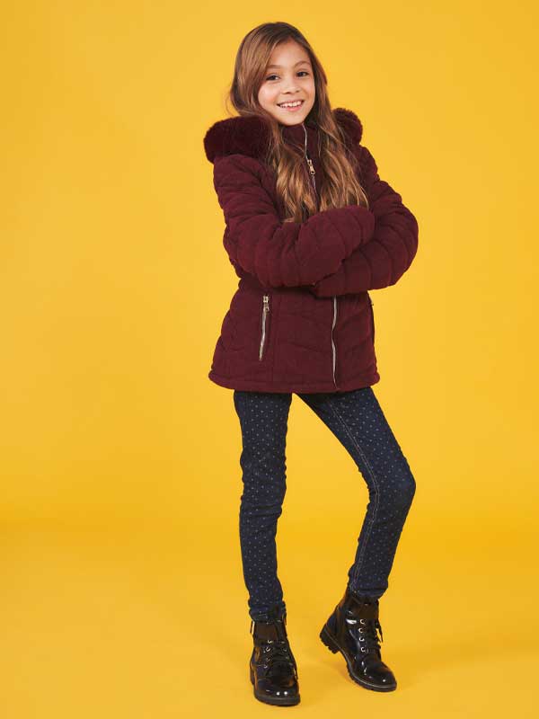 Chamarra de invierno con gorro afelpado para niña